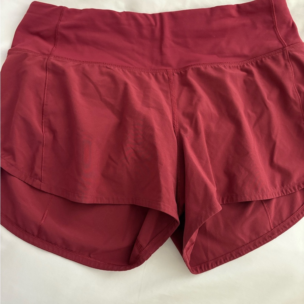 Lululemon Athletica Mid rise 4” Speed up Shorts size 6 *no tag, gently worn*